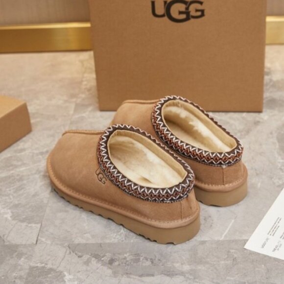 UGG Australia Tasman Chestnut Suede Slipper - Picture 6 of 9